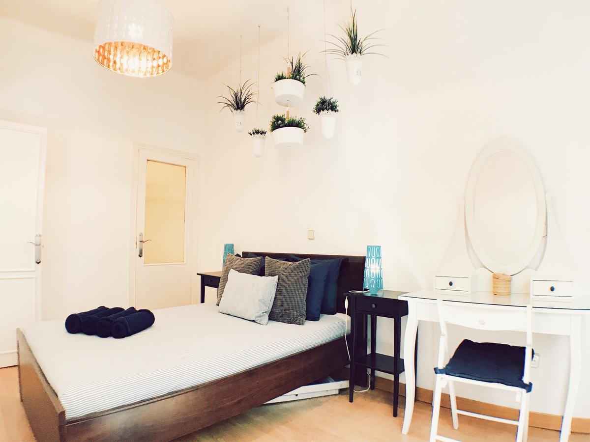 Lollipop Flats City Centre Deluxe Suite Мадрид Экстерьер фото