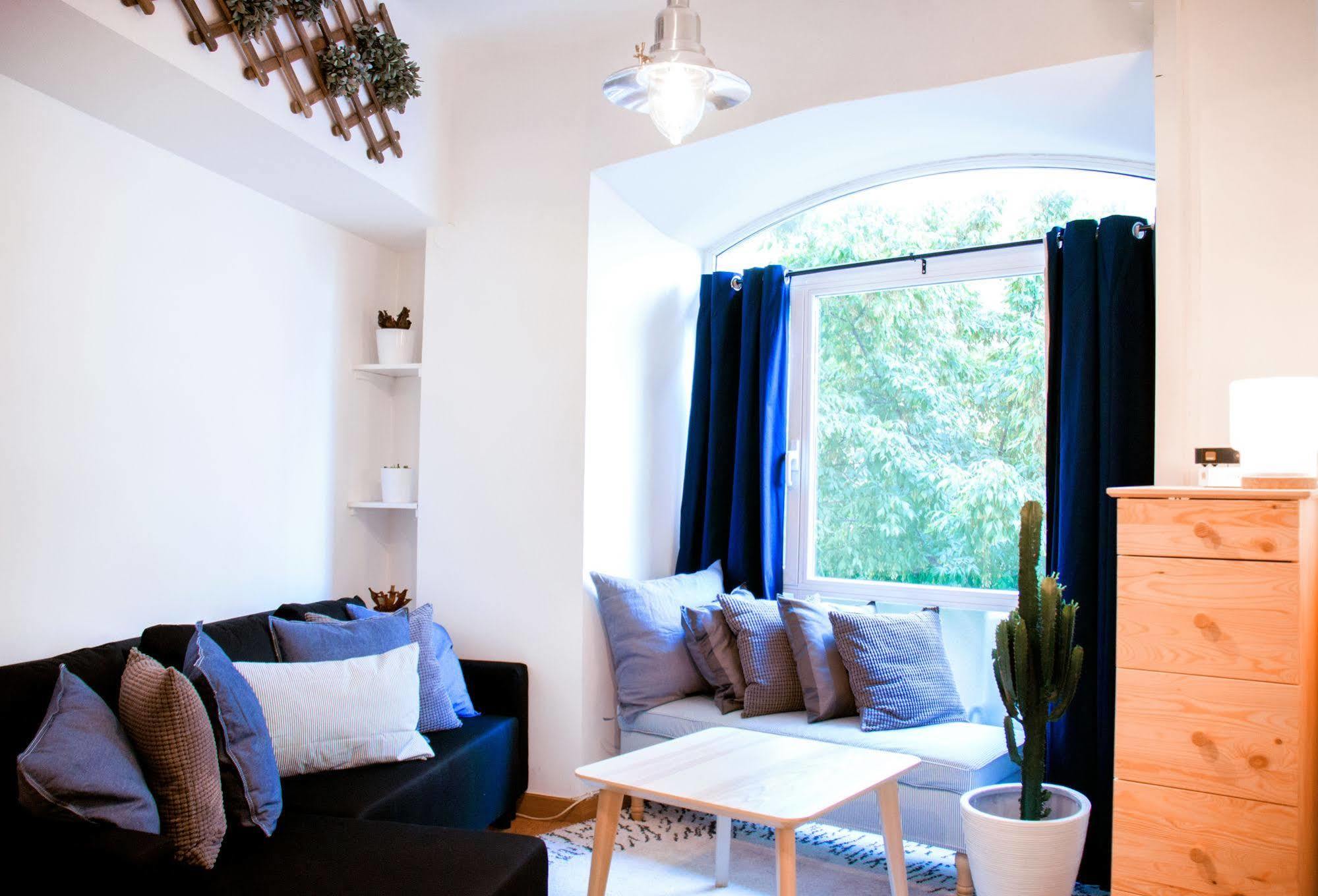 Lollipop Flats City Centre Deluxe Suite Мадрид Экстерьер фото